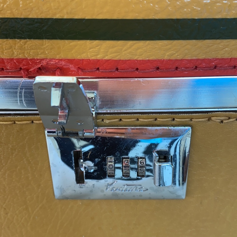 1960s Vintage Ventura Train Case - Picture 5 of 12